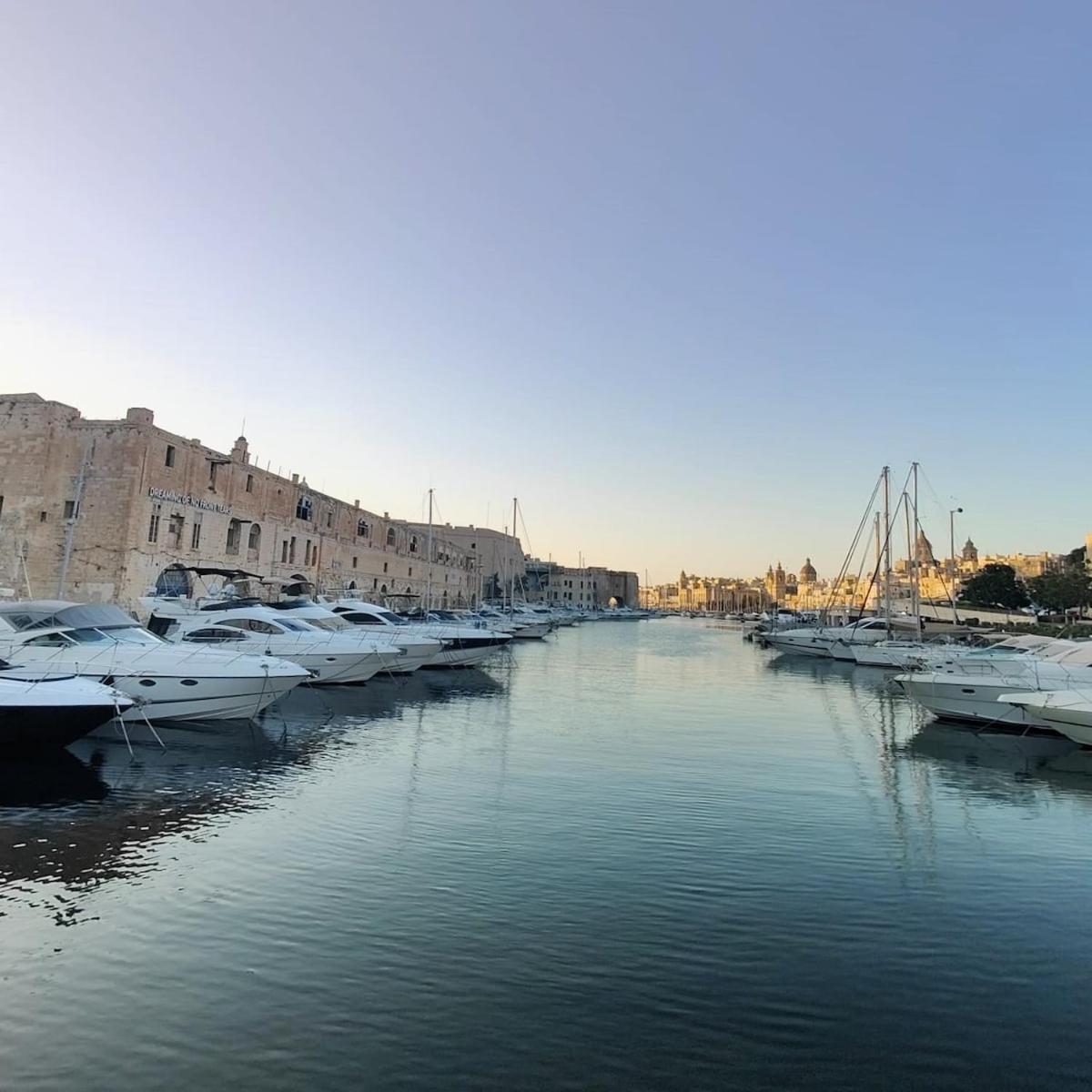 Apartment Ziffa Ta' Rih - A Cosy In With Wi-fi And Netflix Senglea