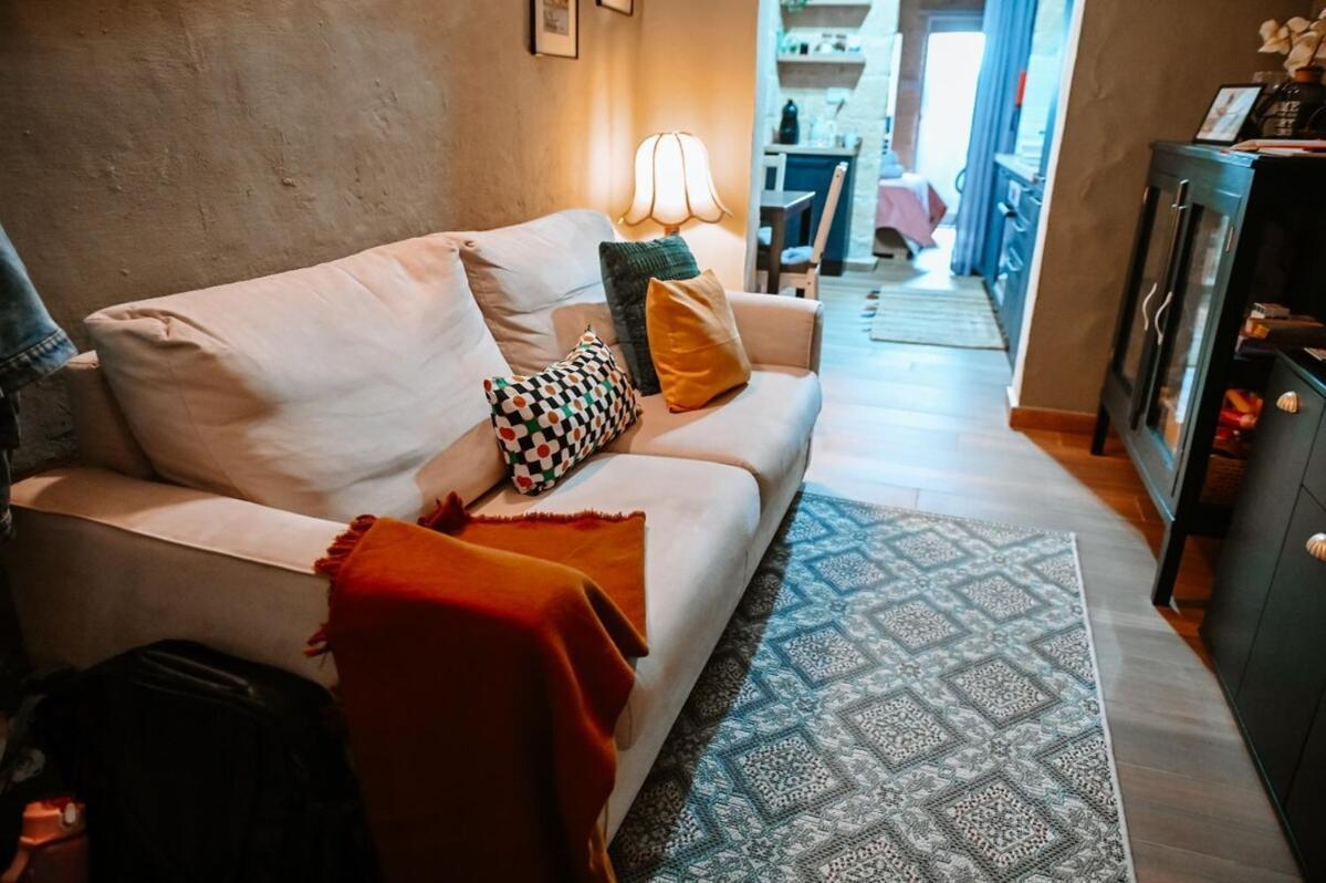 Ziffa Ta' Rih - A Cosy In With Wi-fi And Netflix Apartment Senglea