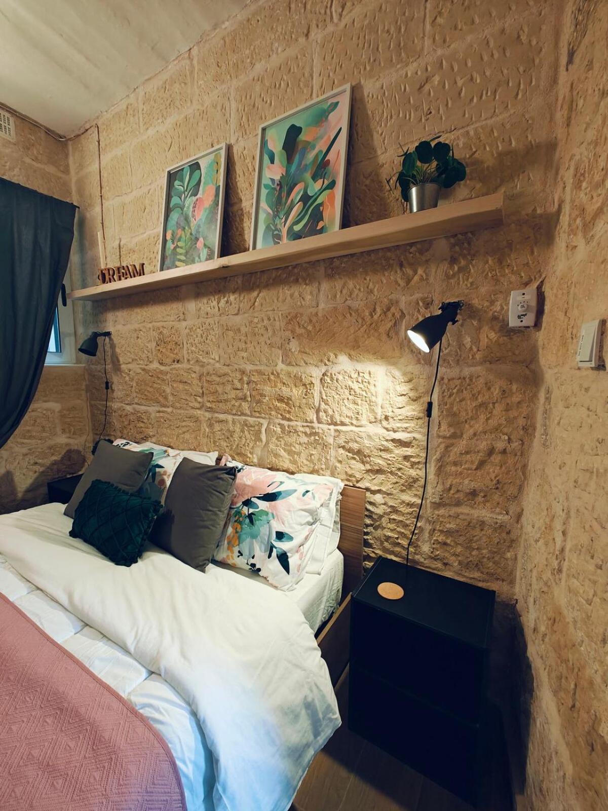Ziffa Ta' Rih - A Cosy In With Wi-fi And Netflix Senglea